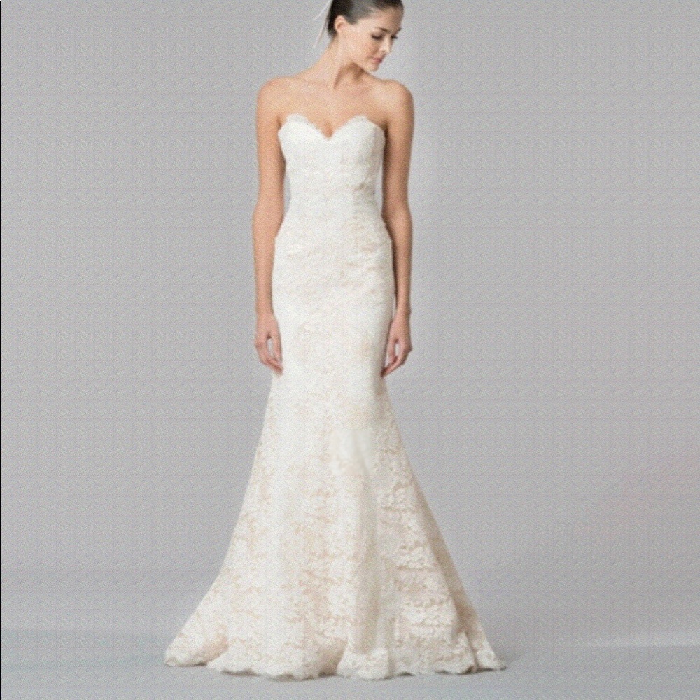 Carolina Herrera “Diana” Ivory Lace Wedding Dress